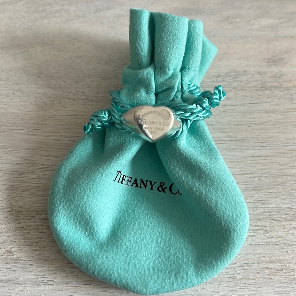 Please Return To Tiffany Heart Signet Ring Sterling Silver Like New Sz 6